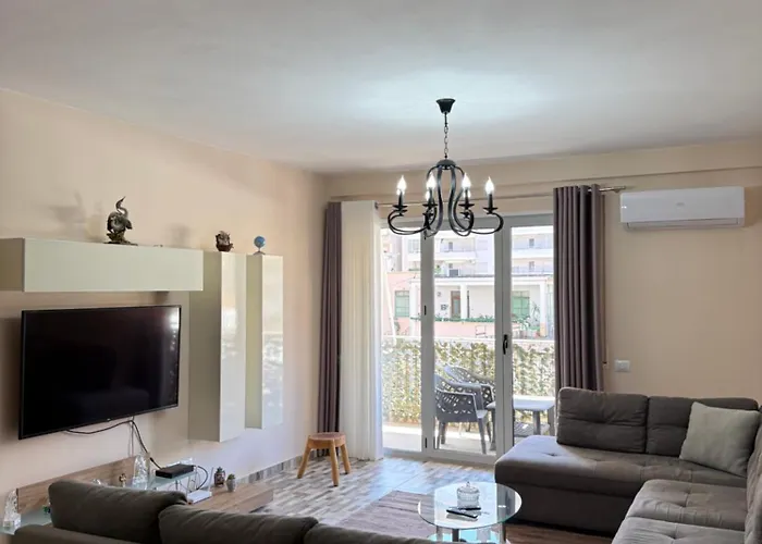 Lungomare Lions Gate 3